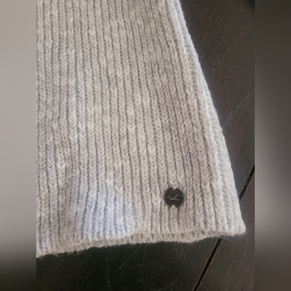 Women's Hollister Sweater- Small - Picture 3 of 4